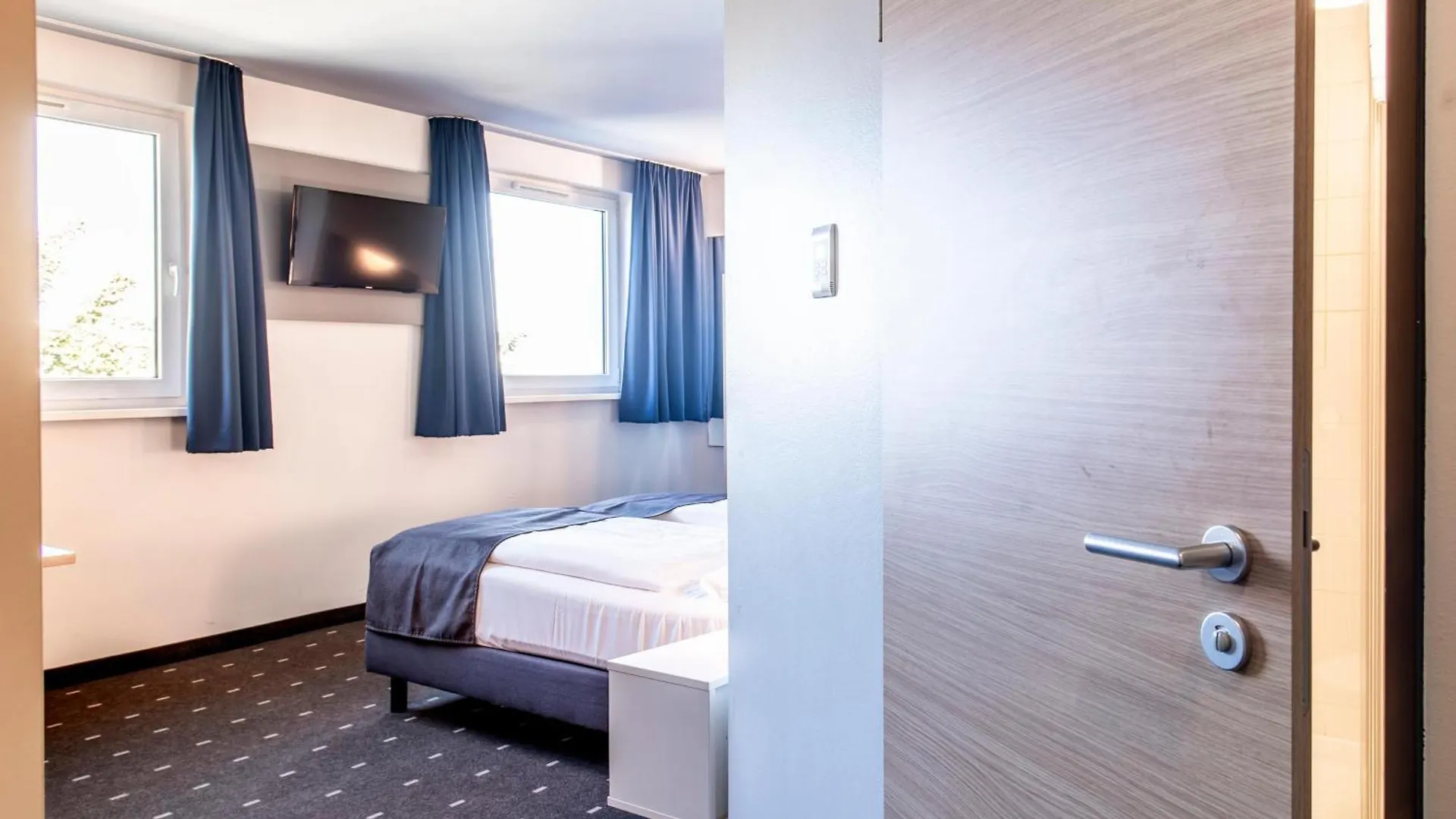 ***  B&B Hotel Muenchen City-Nord Németország